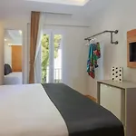 No 14 Hotel Goecek