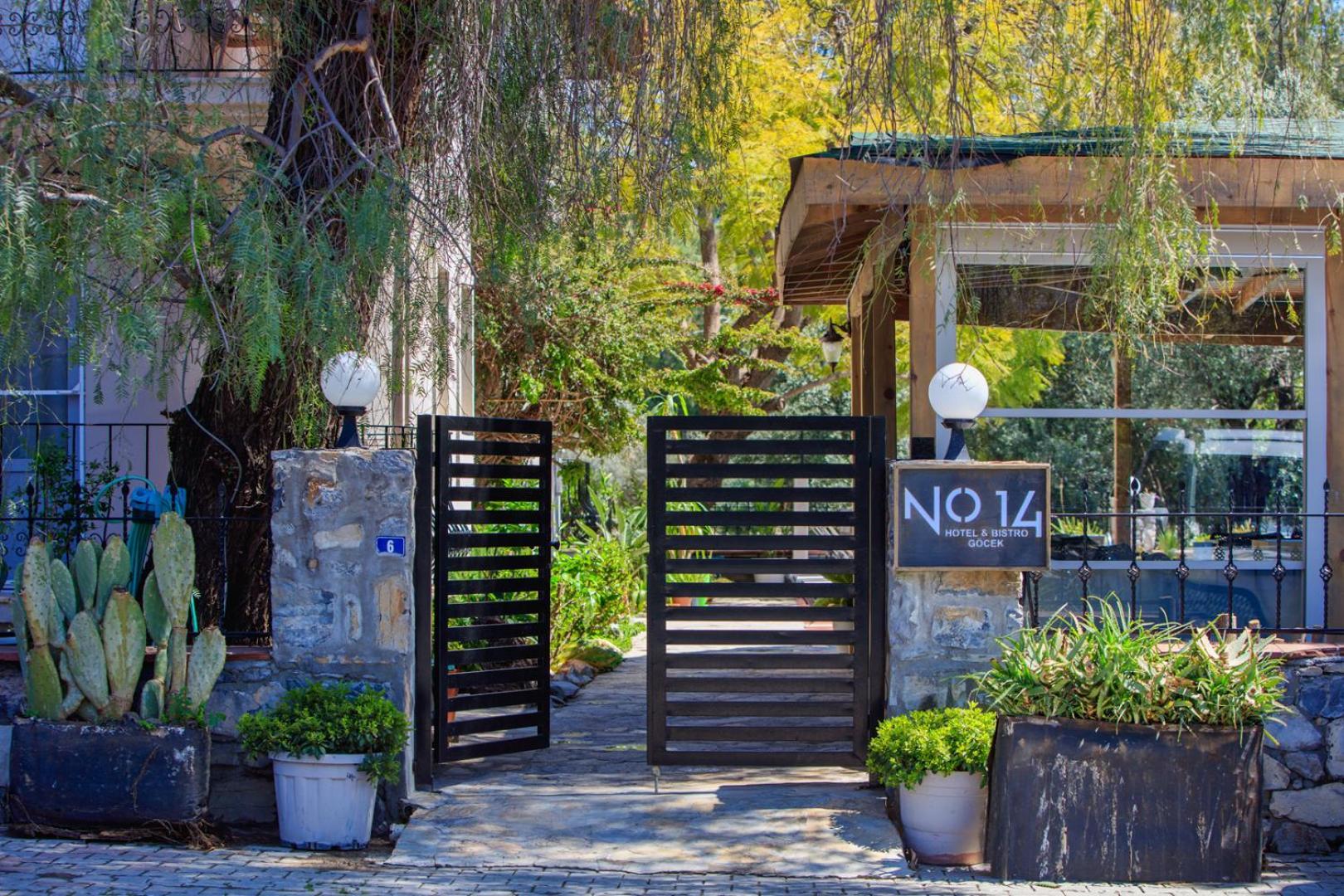 No 14 Bed & Breakfast